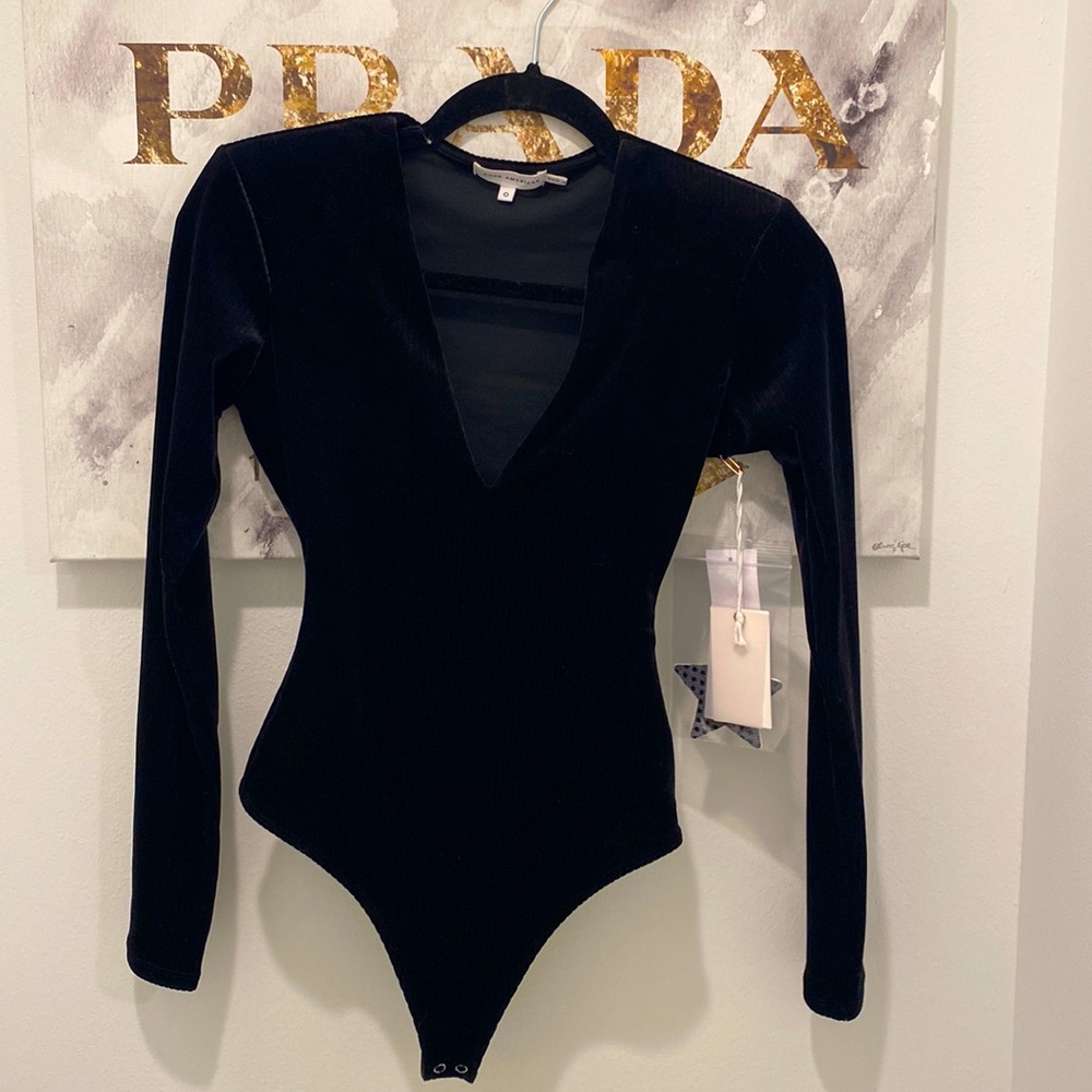 NWT Good American Deep V velvet ribbed bodysuit